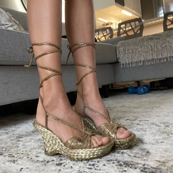Stuart Weitzman strapped nudist curved wedged sandals - Picture 6 of 8